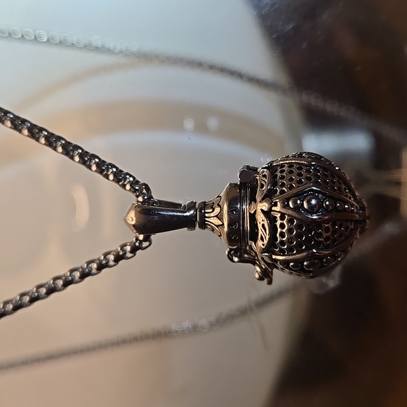 Vintage-Style Antique Silver-toneCopper Pendant Necklace w/ Openable Box - Picture 10 of 11